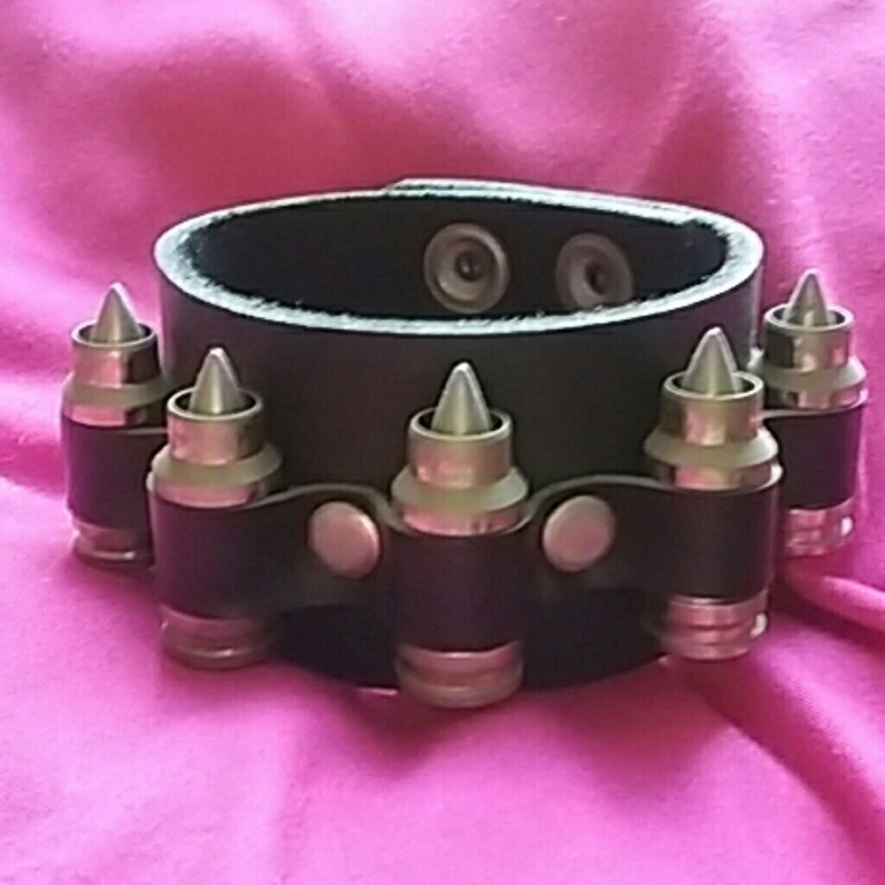 Bracelet bullets